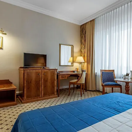 Hotel Natsionalny 4*