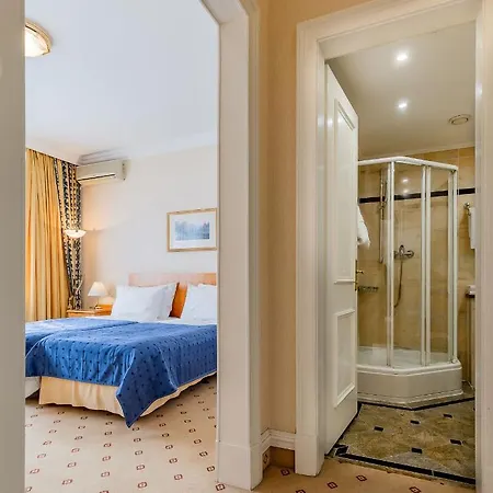 Hotel Natsionalny 4*