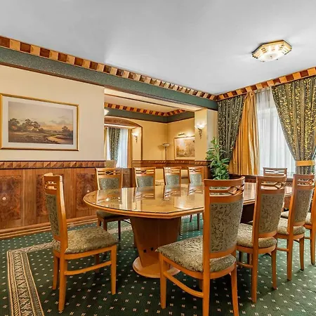 Natsionalny Hotel