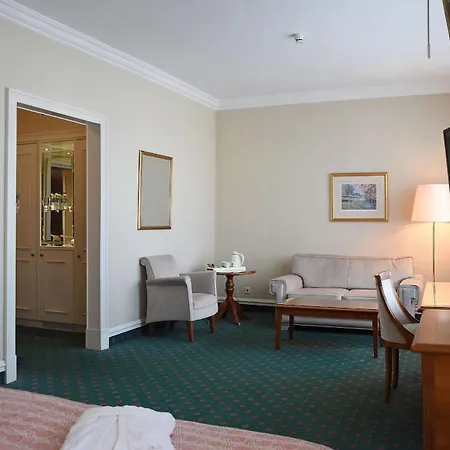 Natsionalny Hotel 4*