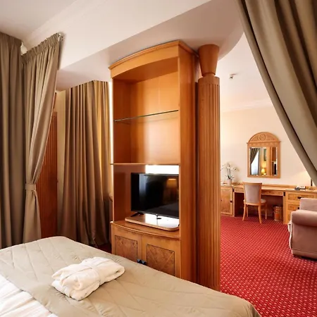 Hotel Natsionalny 4*