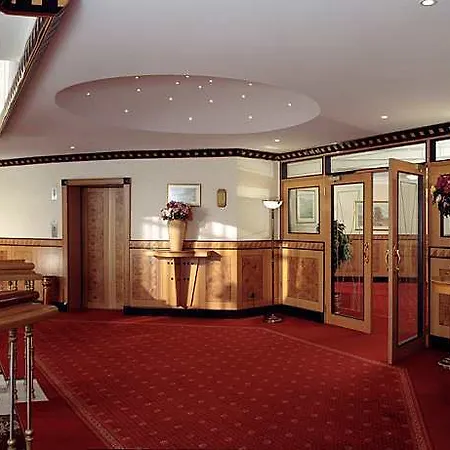 Natsionalny Hotel 4*