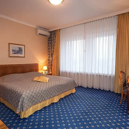 Natsionalny 4*