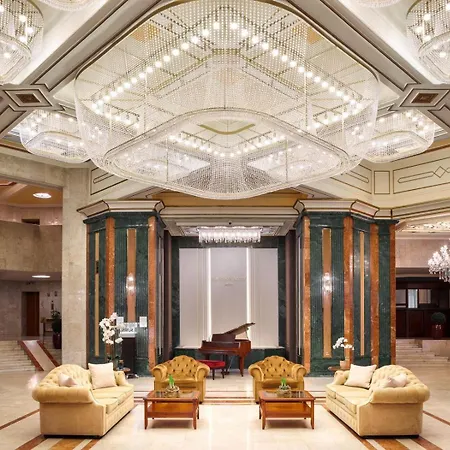 Natsionalny Hotell 4*